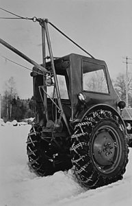 Traktormonterad skogskran